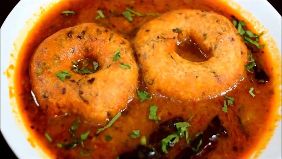 Sambhar Vada
